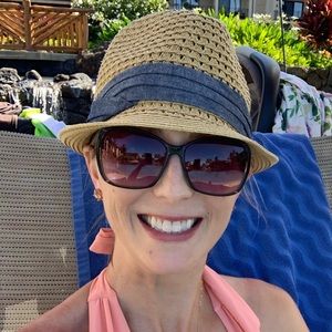 Meet your Posher, Candice